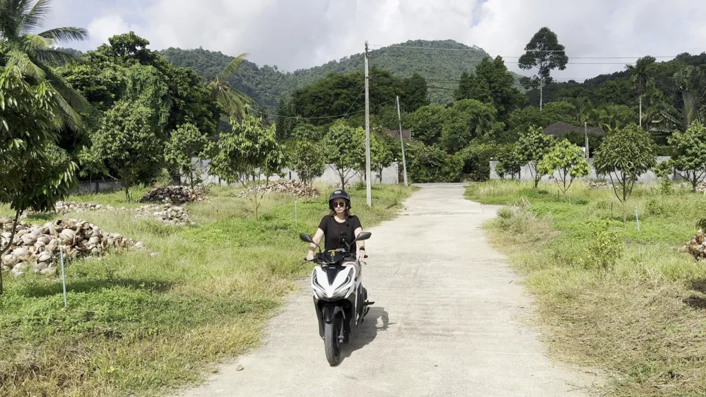 Apprivoiser l&rsquo;anxiété : ma première expérience à scooter en Thaïlande